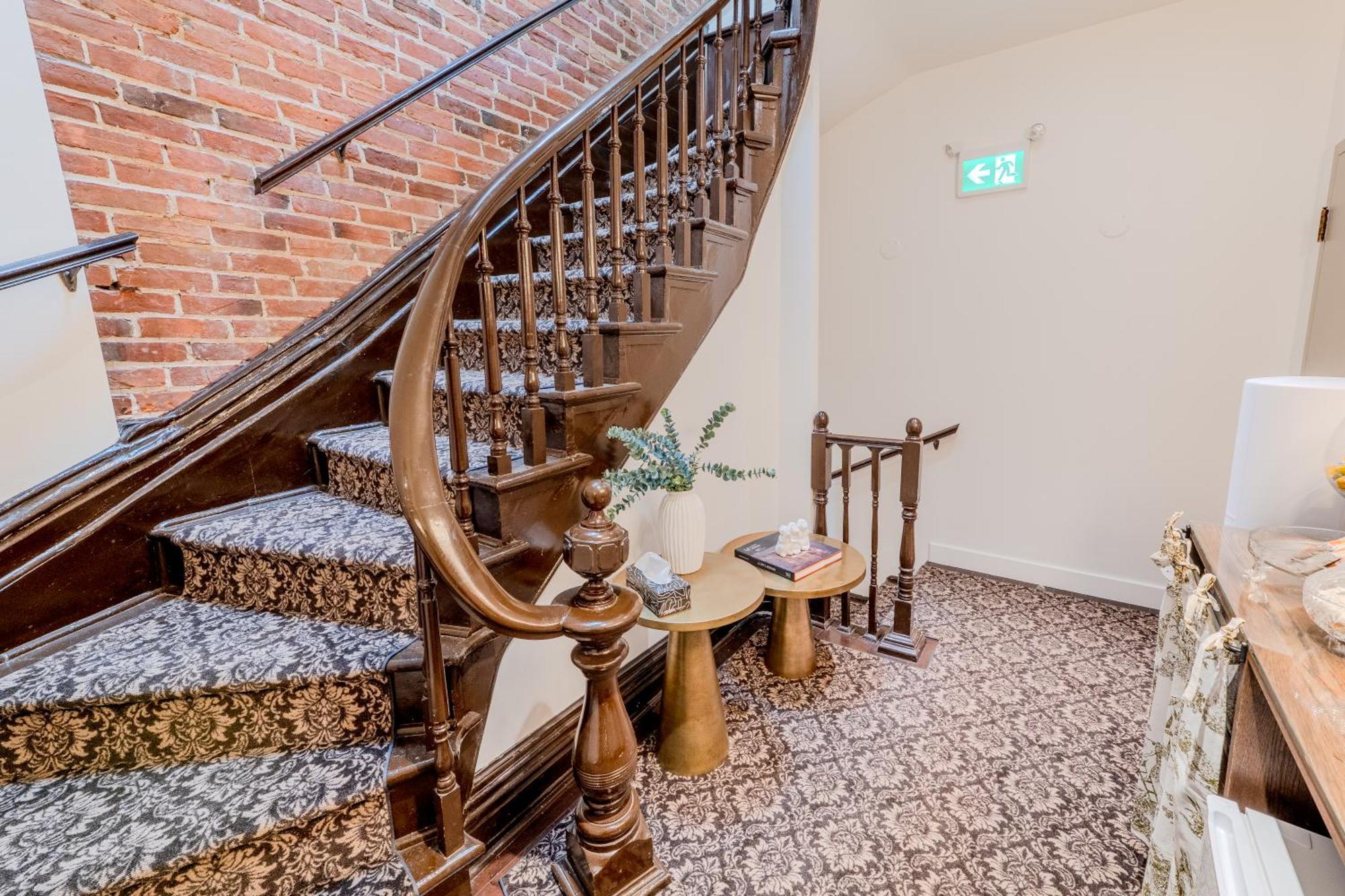 Self Check-In Boutique Hotel - Quartier Latin - Room 302, Montreal